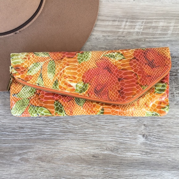HOBO Handbags - HOBO INTERNATIONAL CLUTCH